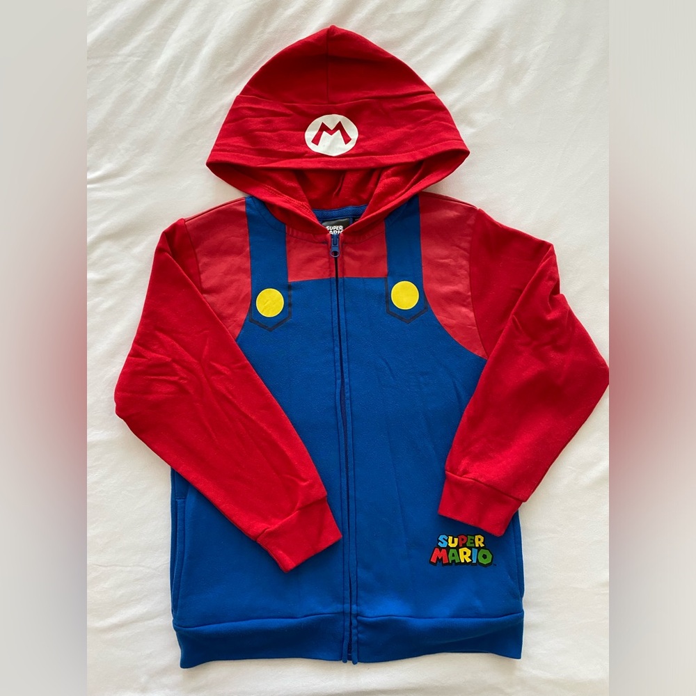 (KIDS) NWOT- Target/Super Mario hoodie. Size S.